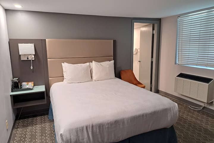 Room 18 of 66