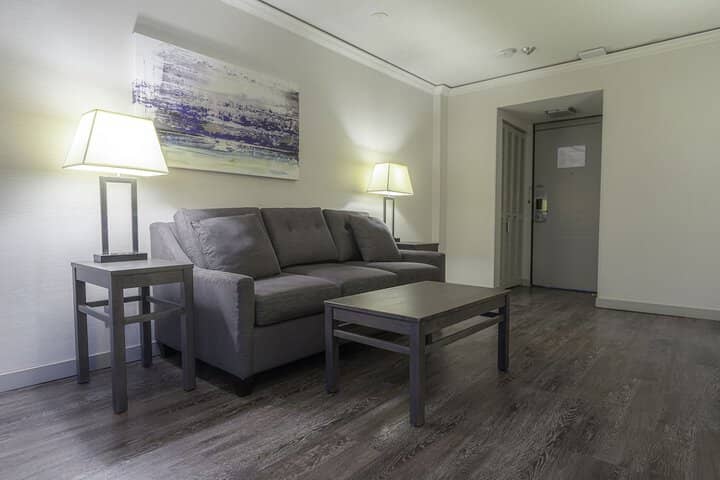 Room 28 of 68